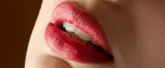 Sürekli Sürüyorsunuz Ama İyileşmiyor: Dudak Bakımında Yapılan Büyük Hata!